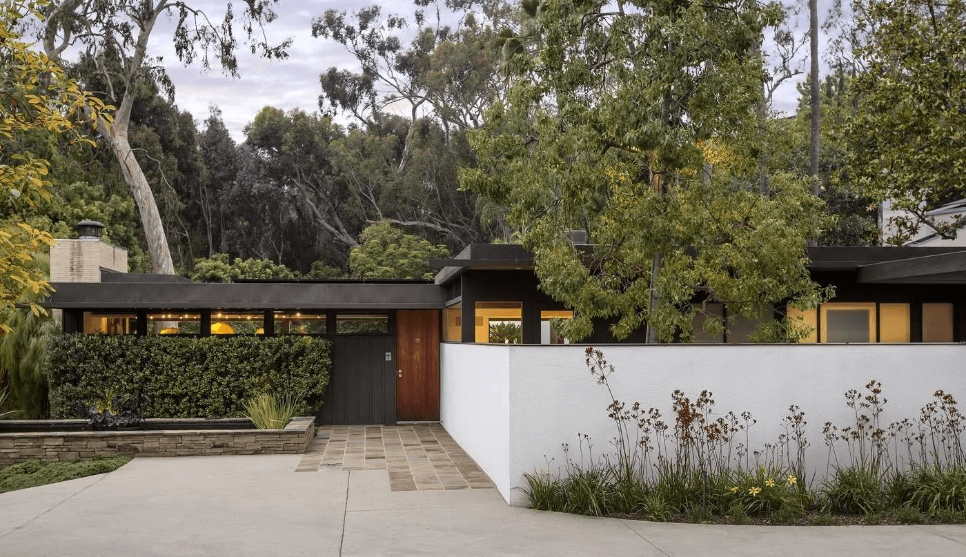 Modern home in Los Angeles, CA
