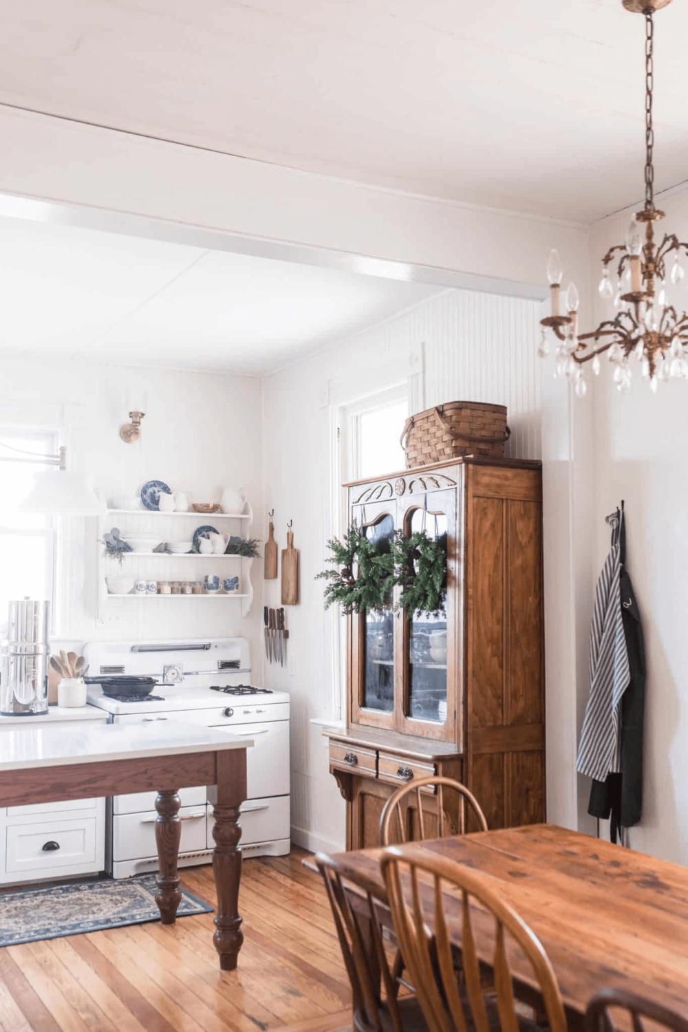 Best 5 Pinterest Accounts for Farmhouse Interiors