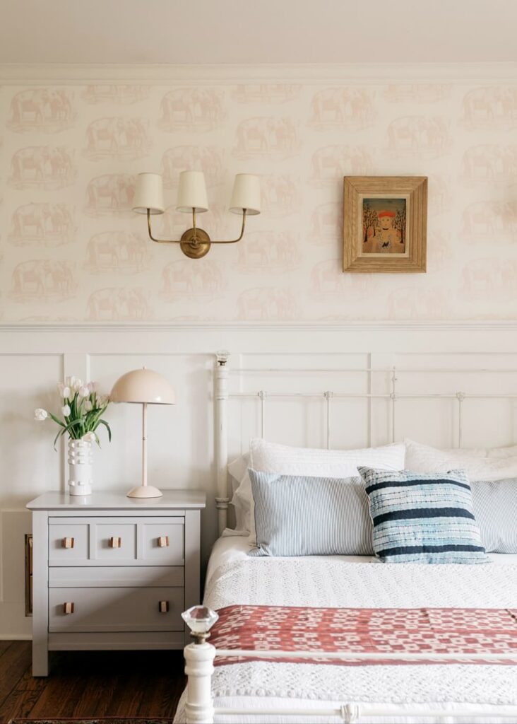 Vintage wallpaper: Every Shabby Chic inspired home needs it | Nook & Find