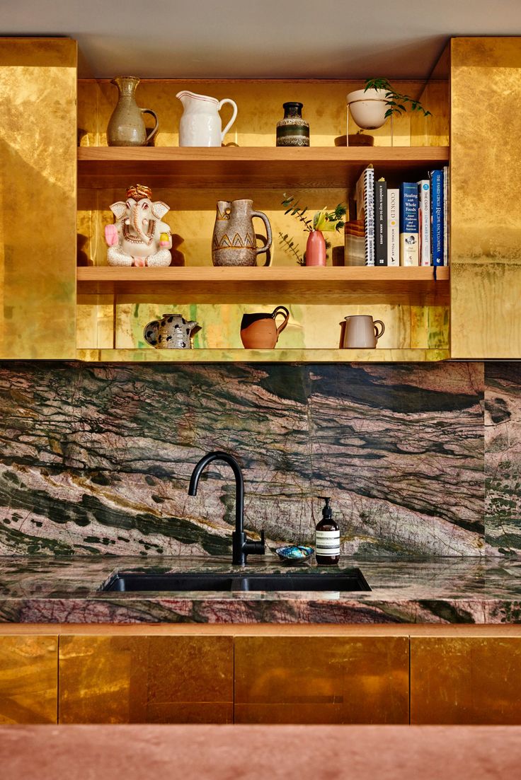 Glass Splashbacks: 10 Reasons Why They’re Trending