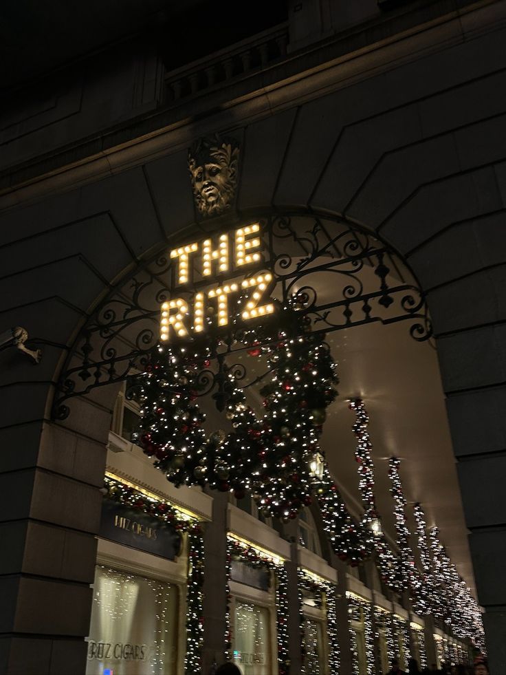 Christmas at The Ritz London: A Masterclass in Festive Elegance and Interior Design